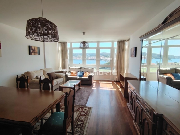 Piso de 4 Dormitorios con Impresionantes Vistas al Mar – Cee (A Coruña)