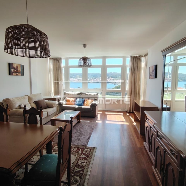 Piso de 4 Dormitorios con Impresionantes Vistas al Mar – Cee (A Coruña)