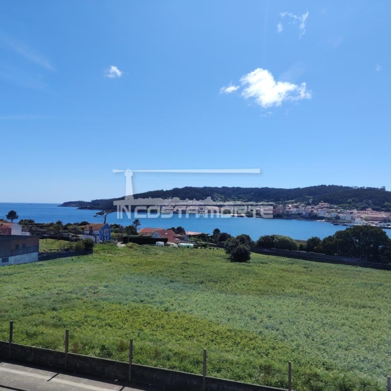 Piso de 4 Dormitorios con Impresionantes Vistas al Mar – Cee (A Coruña)