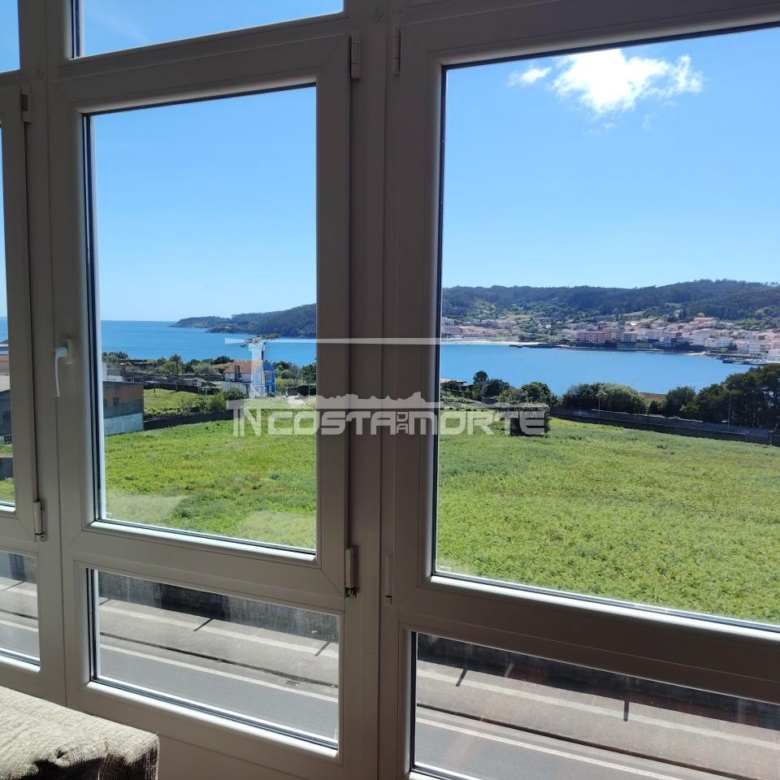 Piso de 4 Dormitorios con Impresionantes Vistas al Mar – Cee (A Coruña)