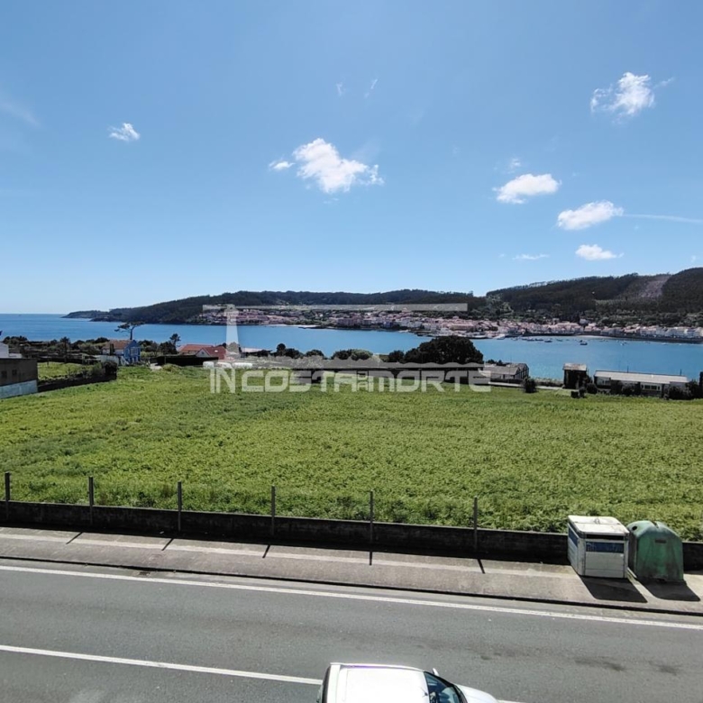 Piso de 4 Dormitorios con Impresionantes Vistas al Mar – Cee (A Coruña)