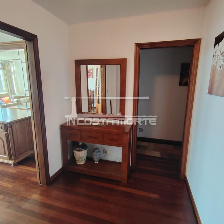 Piso de 4 Dormitorios con Impresionantes Vistas al Mar – Cee (A Coruña)