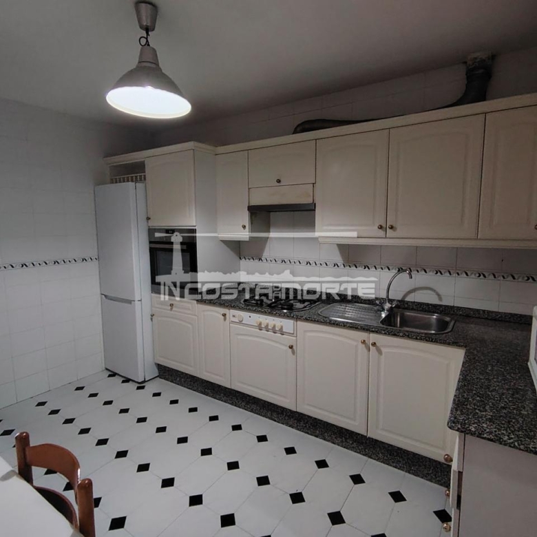 Piso de 4 Dormitorios con Impresionantes Vistas al Mar – Cee (A Coruña)