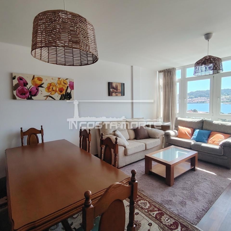 Piso de 4 Dormitorios con Impresionantes Vistas al Mar – Cee (A Coruña)