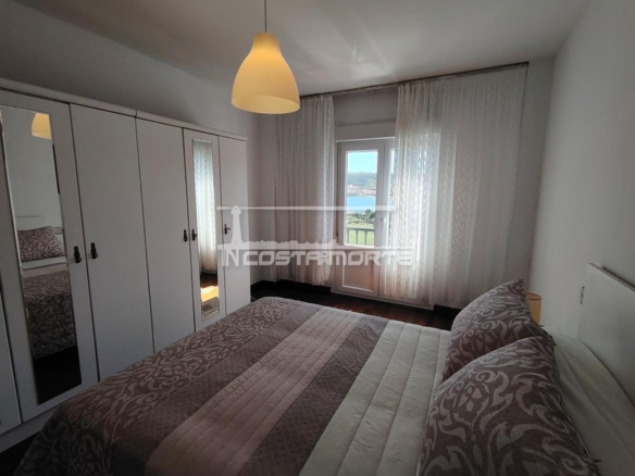 Piso de 4 Dormitorios con Impresionantes Vistas al Mar – Cee (A Coruña)