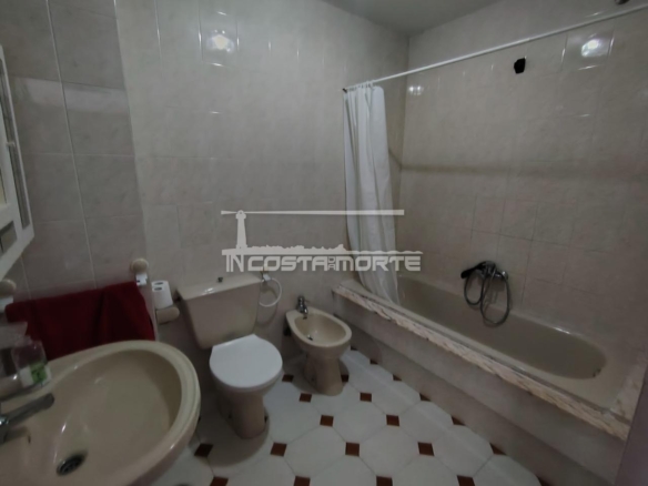 Piso de 4 Dormitorios con Impresionantes Vistas al Mar – Cee (A Coruña)