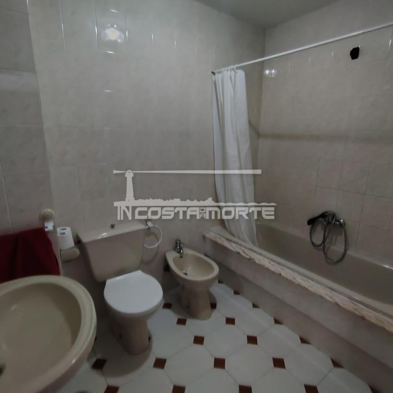 Piso de 4 Dormitorios con Impresionantes Vistas al Mar – Cee (A Coruña)