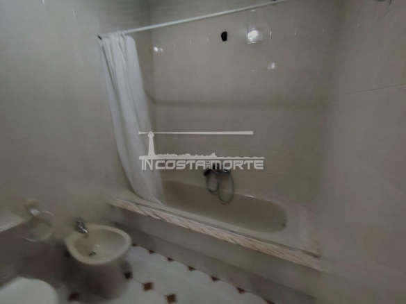 Piso de 4 Dormitorios con Impresionantes Vistas al Mar – Cee (A Coruña)