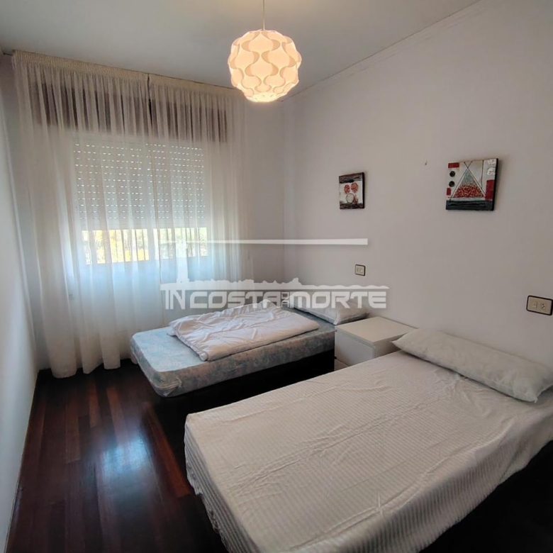 Piso de 4 Dormitorios con Impresionantes Vistas al Mar – Cee (A Coruña)