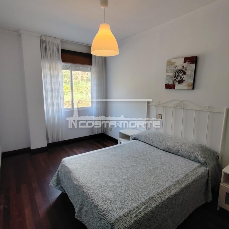 Piso de 4 Dormitorios con Impresionantes Vistas al Mar – Cee (A Coruña)
