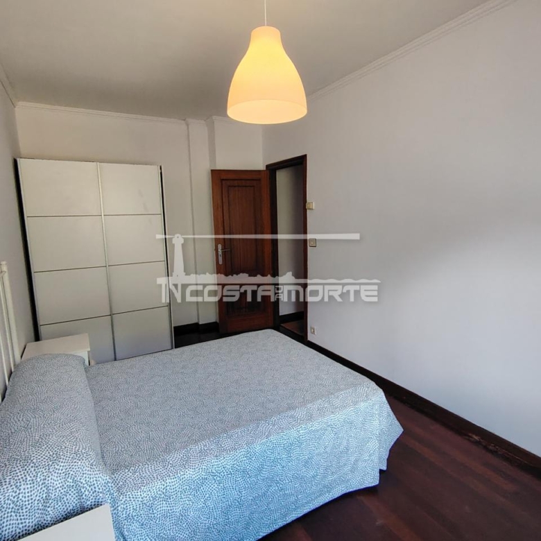 Piso de 4 Dormitorios con Impresionantes Vistas al Mar – Cee (A Coruña)
