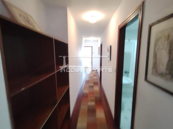 Piso de 4 Dormitorios con Impresionantes Vistas al Mar – Cee (A Coruña)