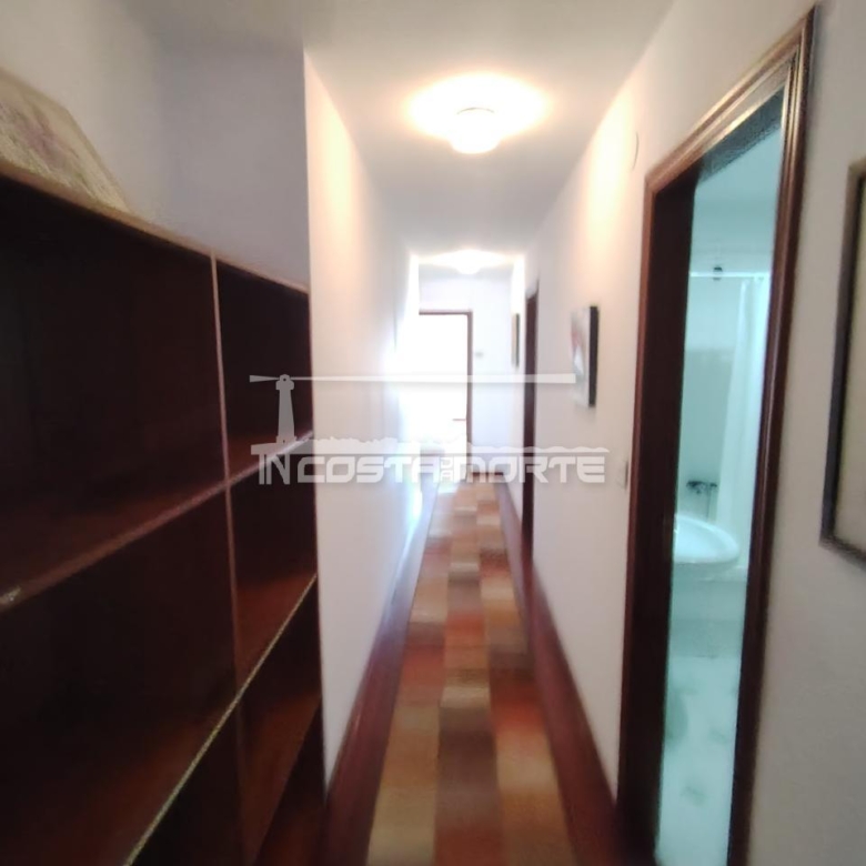 Piso de 4 Dormitorios con Impresionantes Vistas al Mar – Cee (A Coruña)