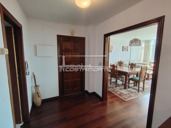 Piso de 4 Dormitorios con Impresionantes Vistas al Mar – Cee (A Coruña)