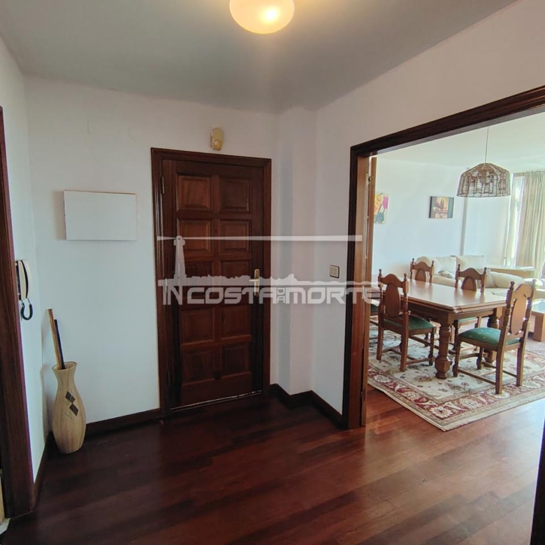 Piso de 4 Dormitorios con Impresionantes Vistas al Mar – Cee (A Coruña)
