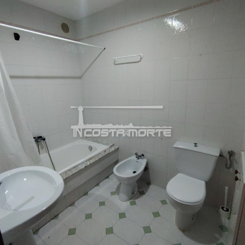 Piso de 4 Dormitorios con Impresionantes Vistas al Mar – Cee (A Coruña)