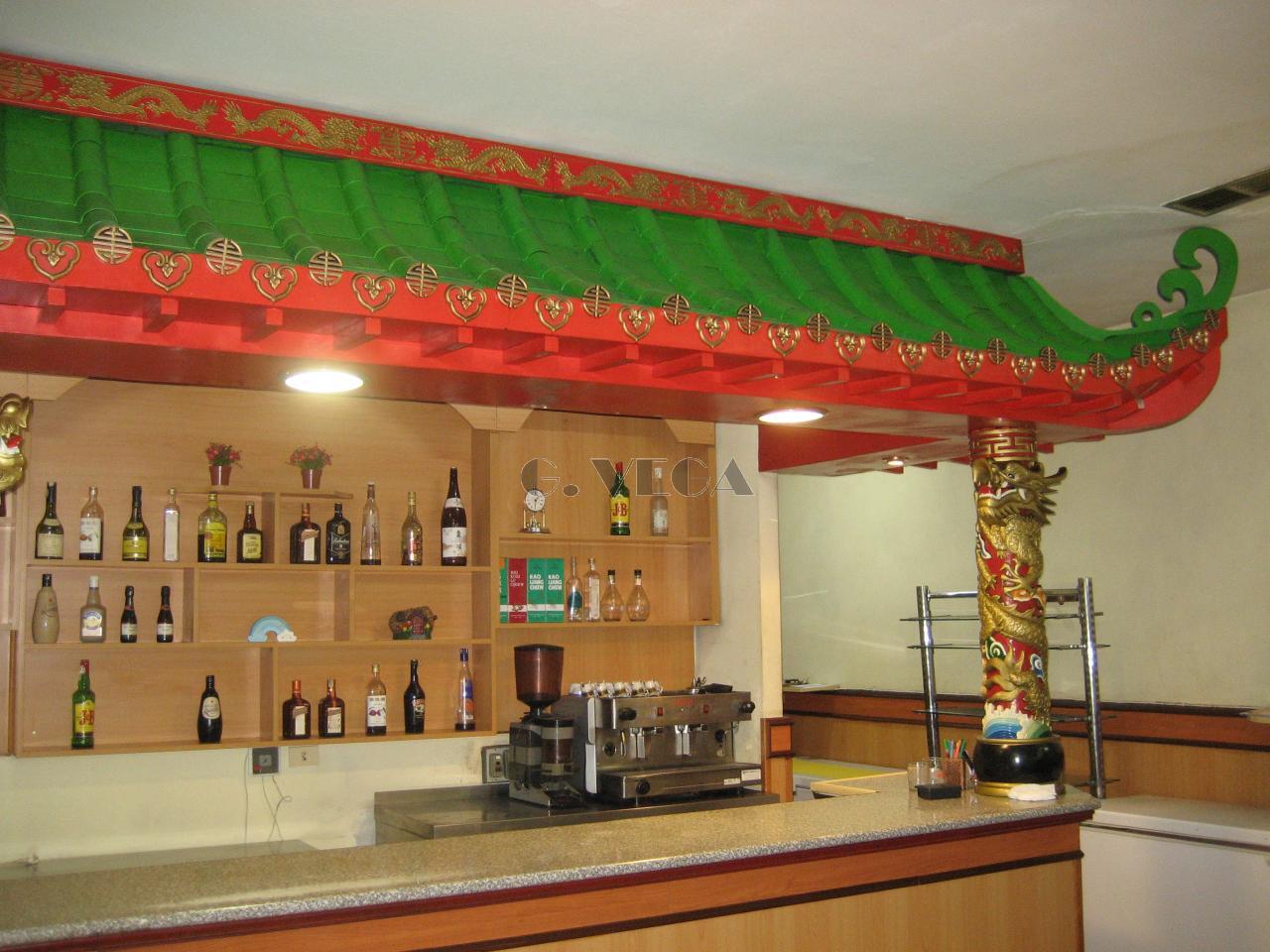 177264662064400028949_177264629743 Restaurante acondicionado con licencia y salida de humos.
