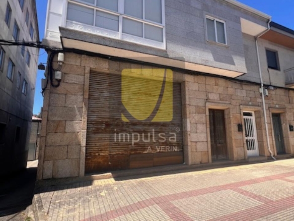 CASA CON NAVE, SÓTANO Y TERRENO