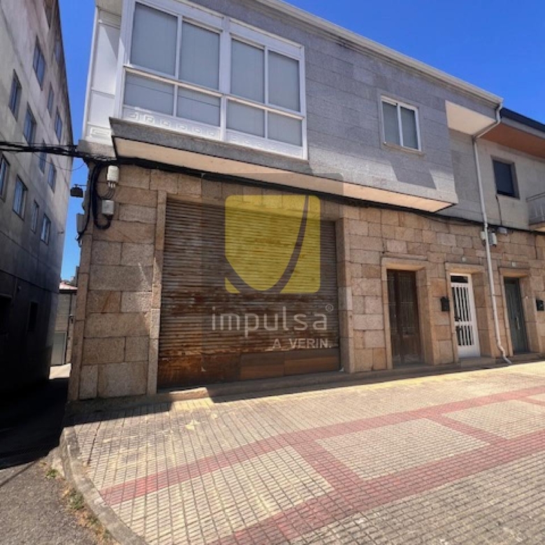 CASA CON NAVE, SÓTANO Y TERRENO