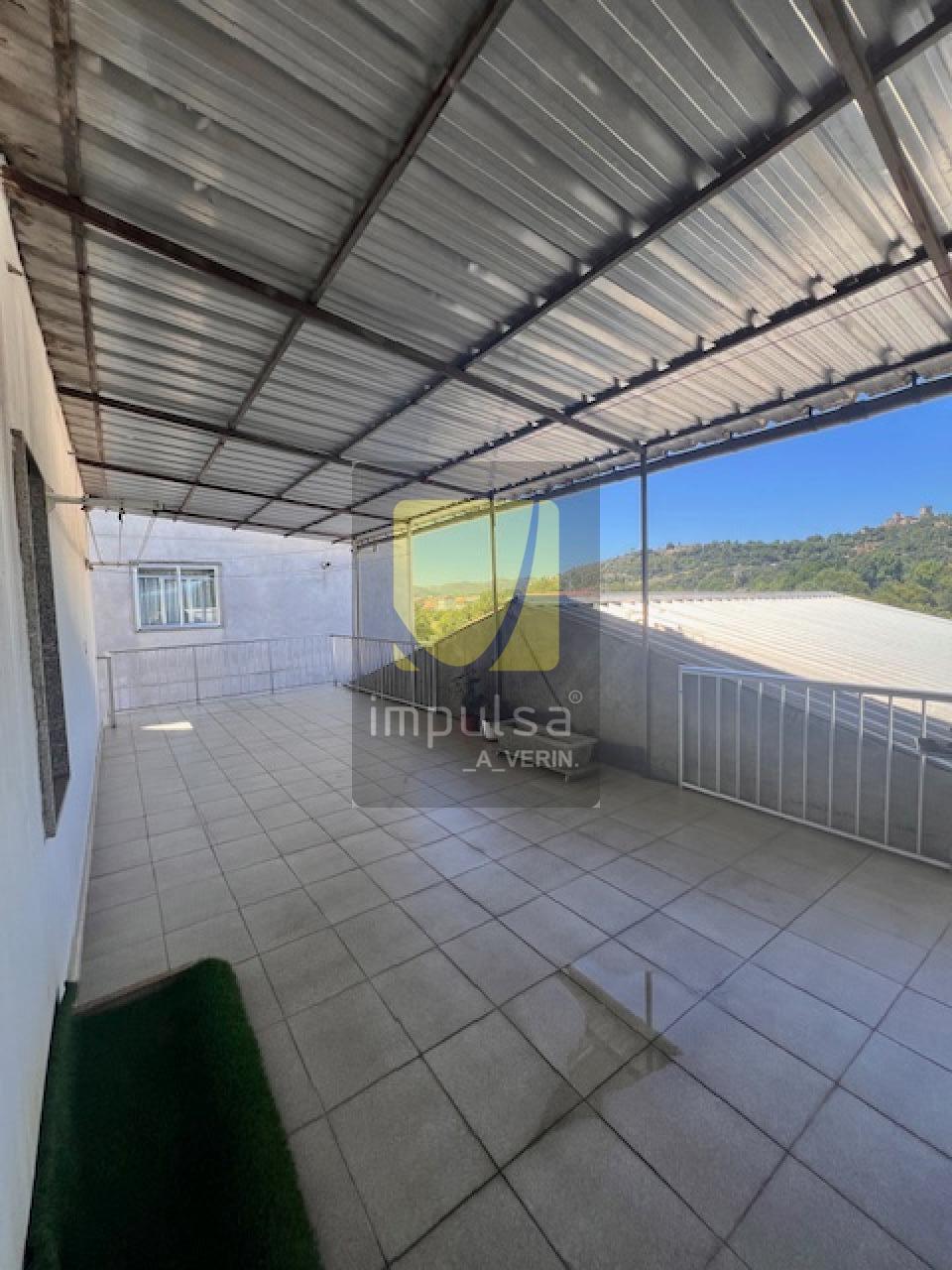 177272438392200043987_176103655204 CASA CON NAVE, SÓTANO Y TERRENO