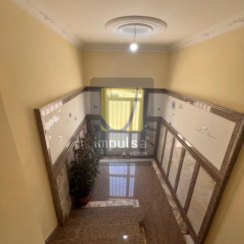 CASA CON NAVE, SÓTANO Y TERRENO