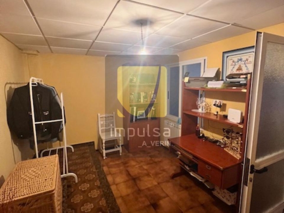 CASA CON NAVE, SÓTANO Y TERRENO