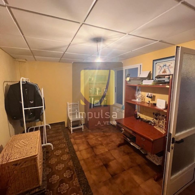 CASA CON NAVE, SÓTANO Y TERRENO