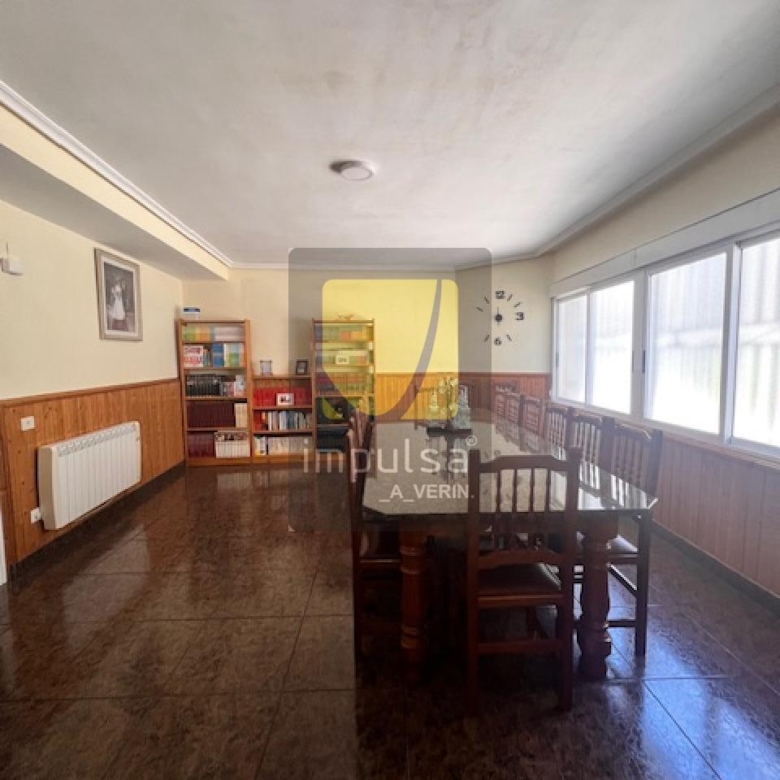 CASA CON NAVE, SÓTANO Y TERRENO