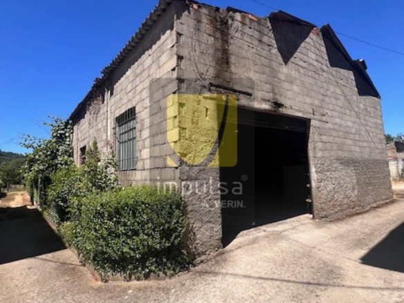 CASA CON NAVE, SÓTANO Y TERRENO