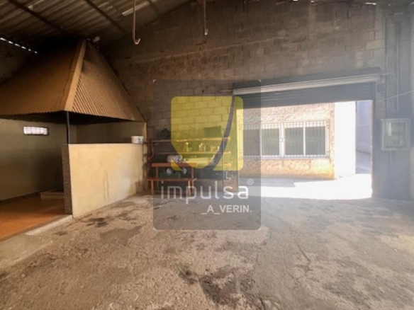 CASA CON NAVE, SÓTANO Y TERRENO