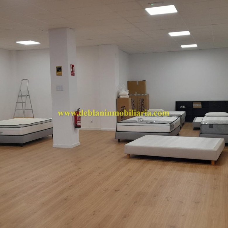 SE ALQUILA LOCAL COMERCIAL ACONDICIONADO  EN TUI