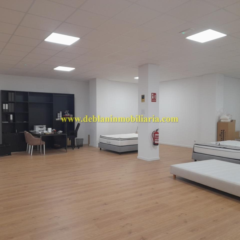 SE ALQUILA LOCAL COMERCIAL ACONDICIONADO  EN TUI