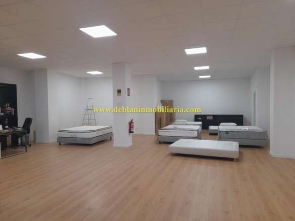 SE ALQUILA LOCAL COMERCIAL ACONDICIONADO  EN TUI