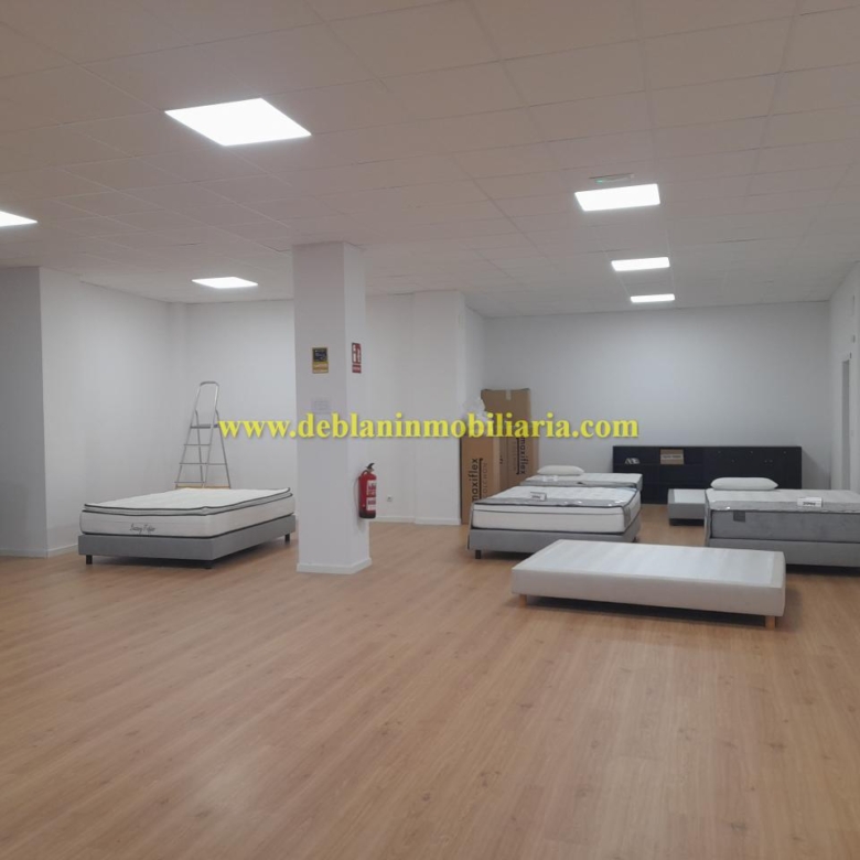 SE ALQUILA LOCAL COMERCIAL ACONDICIONADO  EN TUI