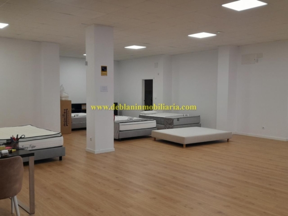 SE ALQUILA LOCAL COMERCIAL ACONDICIONADO  EN TUI