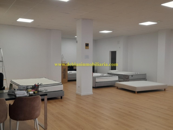 SE ALQUILA LOCAL COMERCIAL ACONDICIONADO  EN TUI