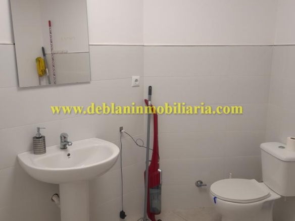 SE ALQUILA LOCAL COMERCIAL ACONDICIONADO  EN TUI
