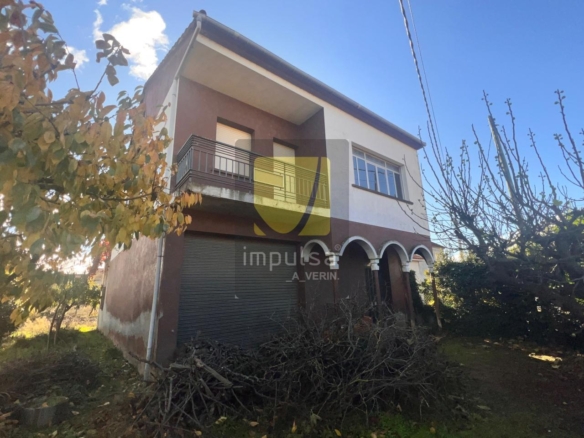 CASA PARA REFORMAR PRÓXIMA A VERÍN CON EXCEPCIONALES VISTAS