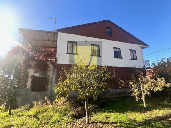 CASA PARA REFORMAR PRÓXIMA A VERÍN CON EXCEPCIONALES VISTAS