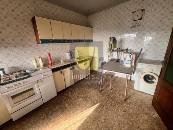 CASA PARA REFORMAR PRÓXIMA A VERÍN CON EXCEPCIONALES VISTAS