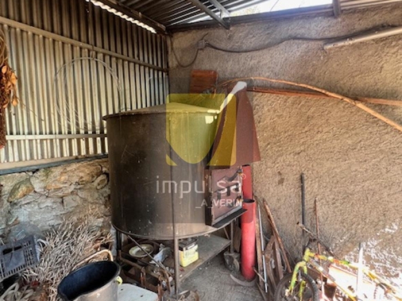 GALPÓN CON TERRENO PARA OCIO AL LADO DE VERÍN