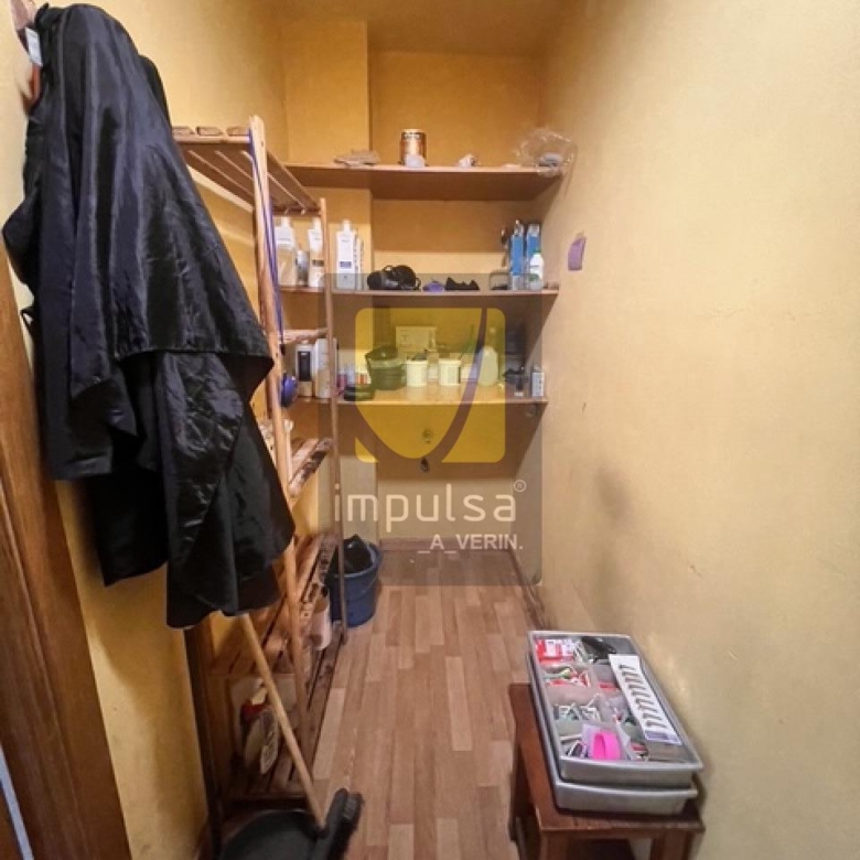 LOCAL COMERCIAL EN VERÍN- INCLUYE 2 PLAZAS DE GARAJE CERRADAS