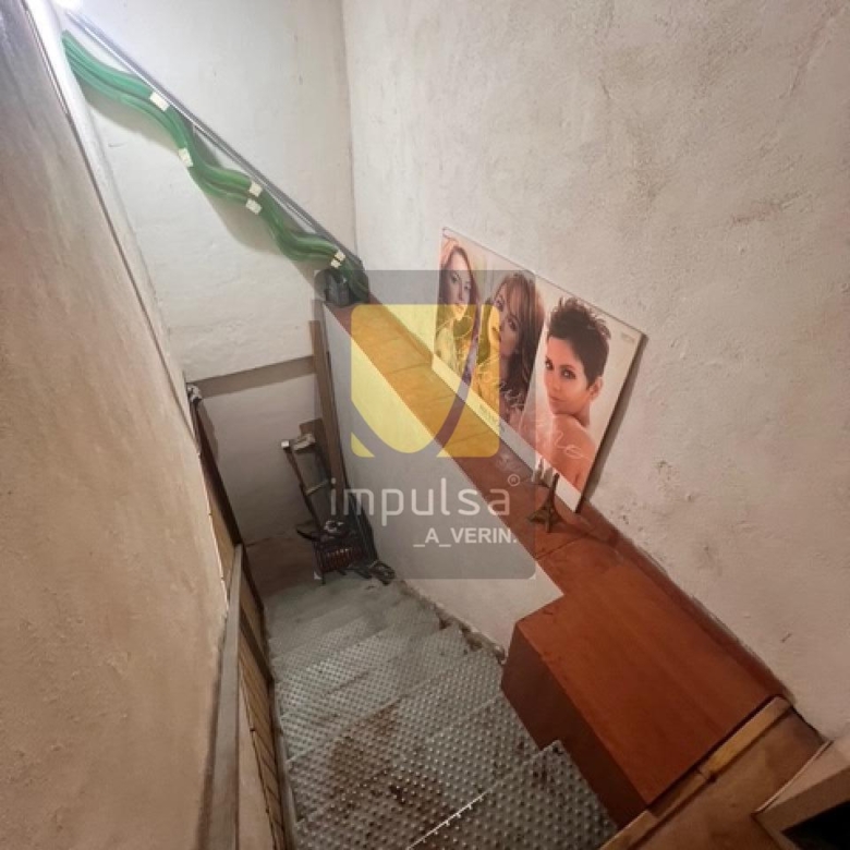 LOCAL COMERCIAL EN VERÍN- INCLUYE 2 PLAZAS DE GARAJE CERRADAS