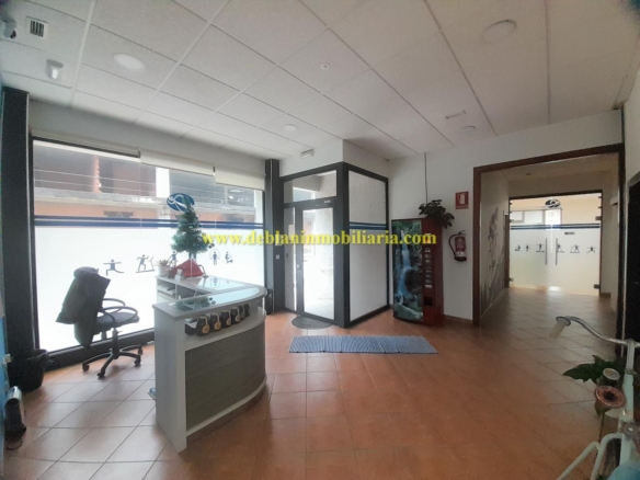 SE ALQUILA LOCAL COMERCIAL DE 200M2 EN GOIAN (TOMIÑO)