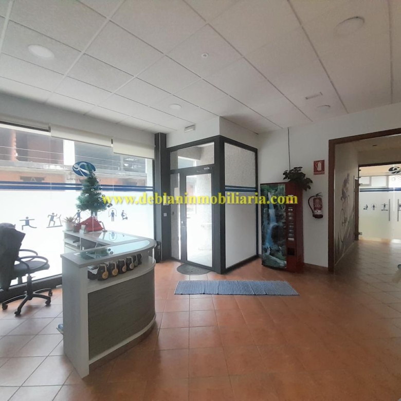 SE ALQUILA LOCAL COMERCIAL DE 200M2 EN GOIAN (TOMIÑO)