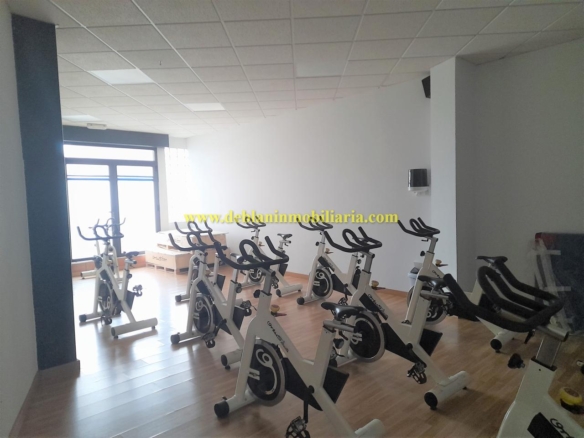 SE ALQUILA LOCAL COMERCIAL DE 200M2 EN GOIAN (TOMIÑO)
