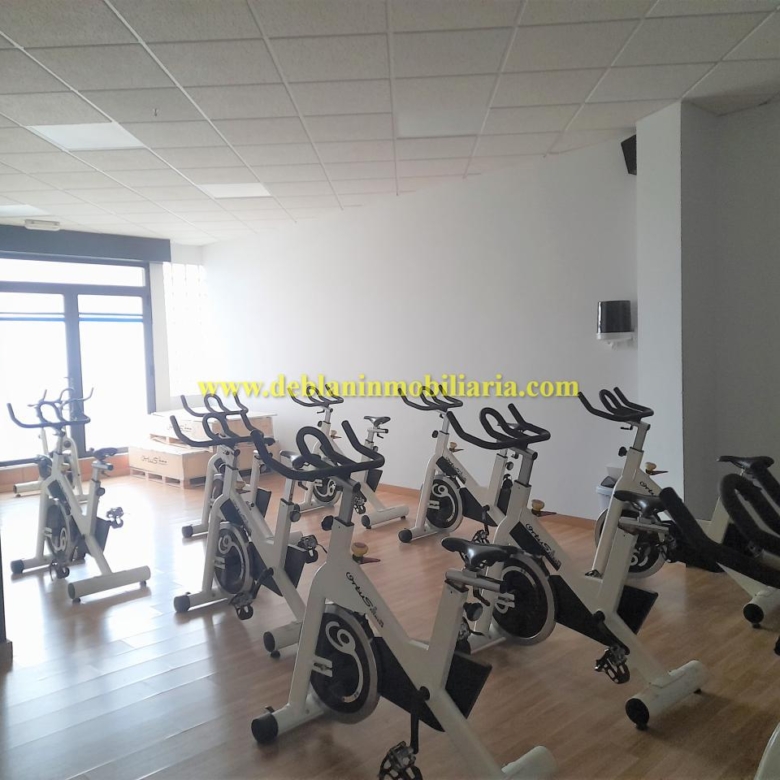 SE ALQUILA LOCAL COMERCIAL DE 200M2 EN GOIAN (TOMIÑO)