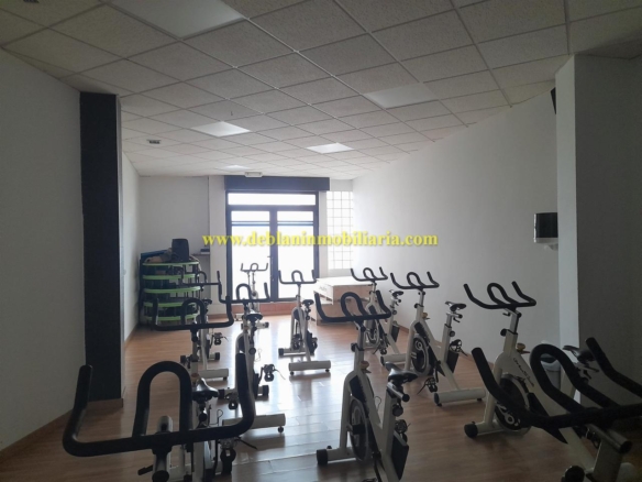 SE ALQUILA LOCAL COMERCIAL DE 200M2 EN GOIAN (TOMIÑO)