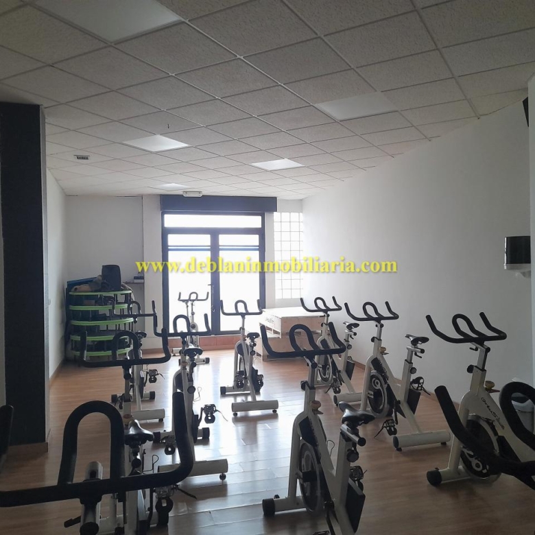 SE ALQUILA LOCAL COMERCIAL DE 200M2 EN GOIAN (TOMIÑO)