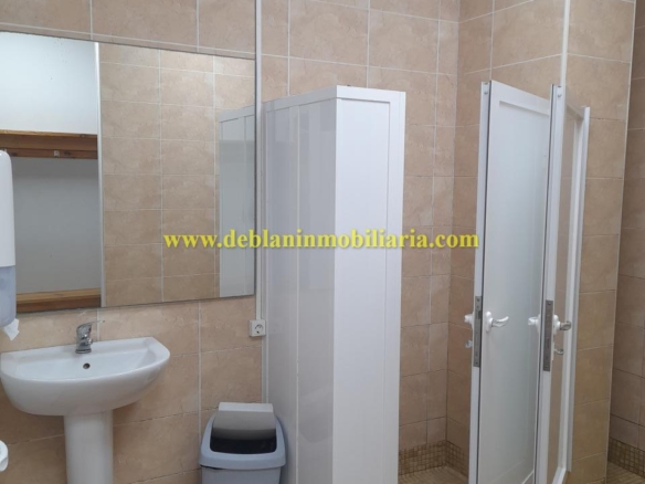 SE ALQUILA LOCAL COMERCIAL DE 200M2 EN GOIAN (TOMIÑO)